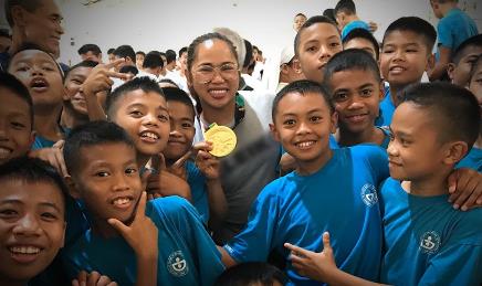 Hidilyn Diaz and Jollibee support Filipino athletes to reach their dreams