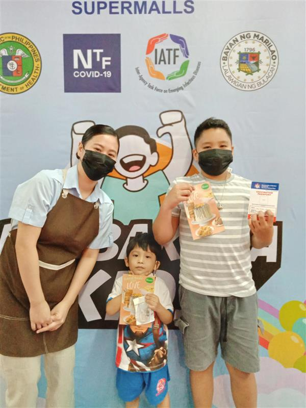 Sweet rewards await kids after inoculation at SM City Marilao