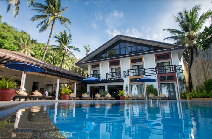 Treat yourself to Paradise without burning a hole in your pocket at Microtel Boracay