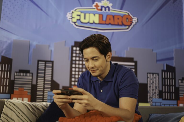 Alden Richards takes on new superhero role, The Extendable; uses PAWER TO EXTEND in mobile gaming!