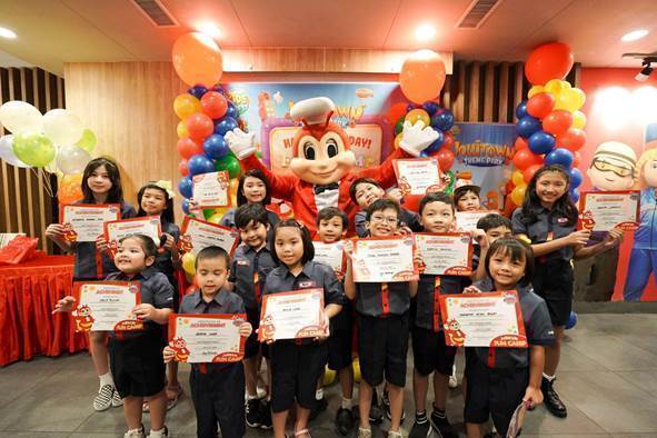 A jolly camp experience awaits kids with the new JolliKids Fun Camp!