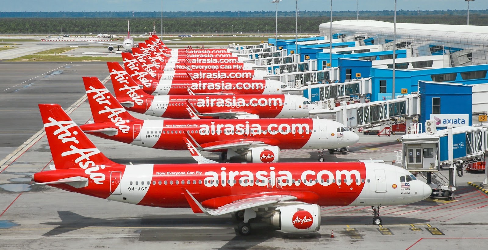 AirAsia received the World’s Leading Low-Cost Airline for 11th consecutive year and the World’s Leading Low-Cost Airline Cabin Crew for 7th straight year